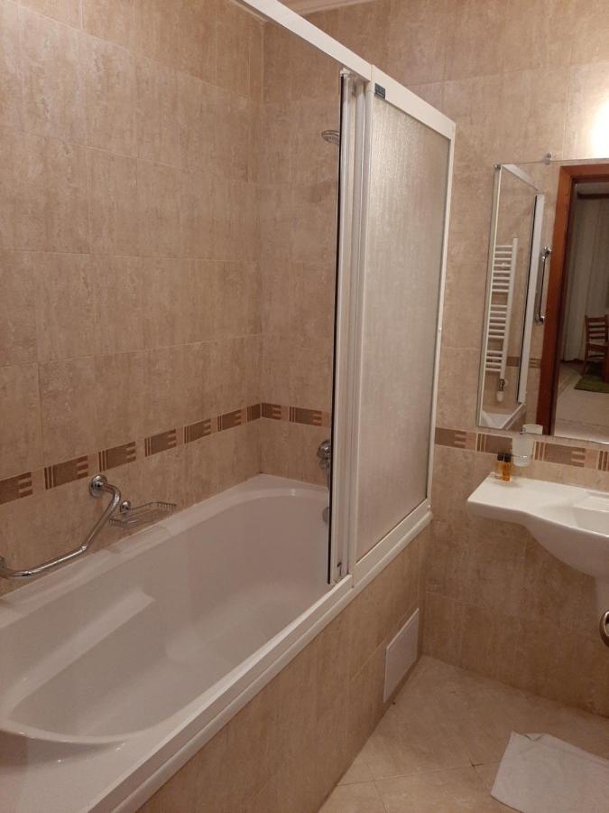 Free Spa В Св. Иван Рилски - Сладък Дом Сред Лукс Bansko Bagian luar foto